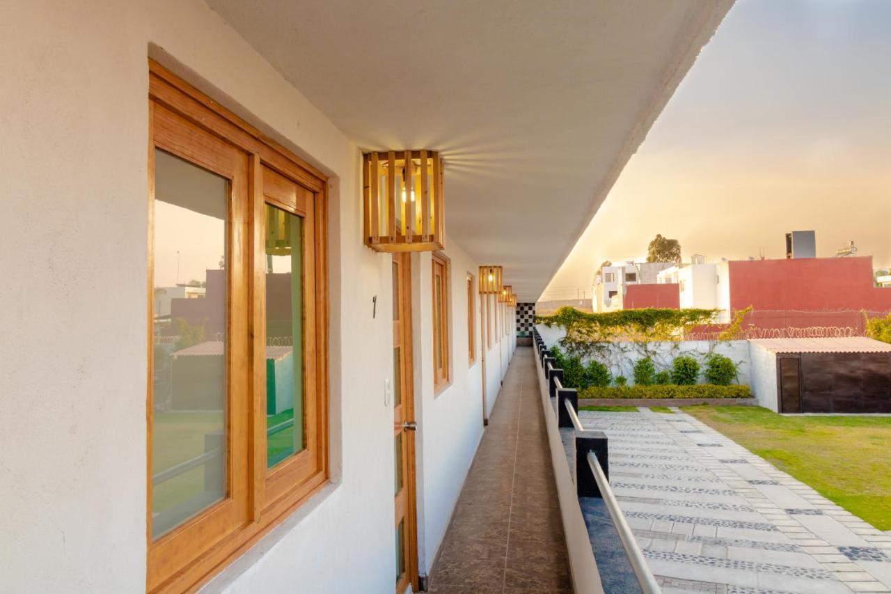 Pascual Inn Suites Cholula Exteriör bild